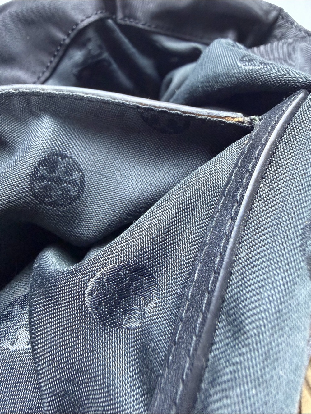 Tory Burch Black Nylon & Leather Drawstring Tote Shoulder Bag Gold Hardware - Picture 13 of 13